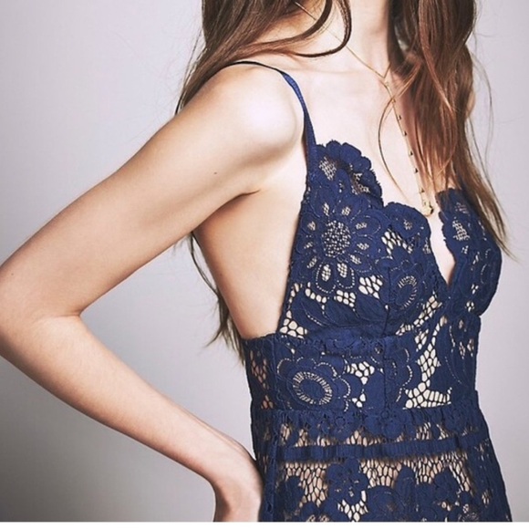 For Love & Lemons NEW Gianna Blue Lace Midi Dress - Picture 7 of 8